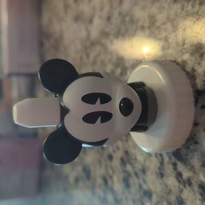 Mickey Mouse black and white good to grow lid